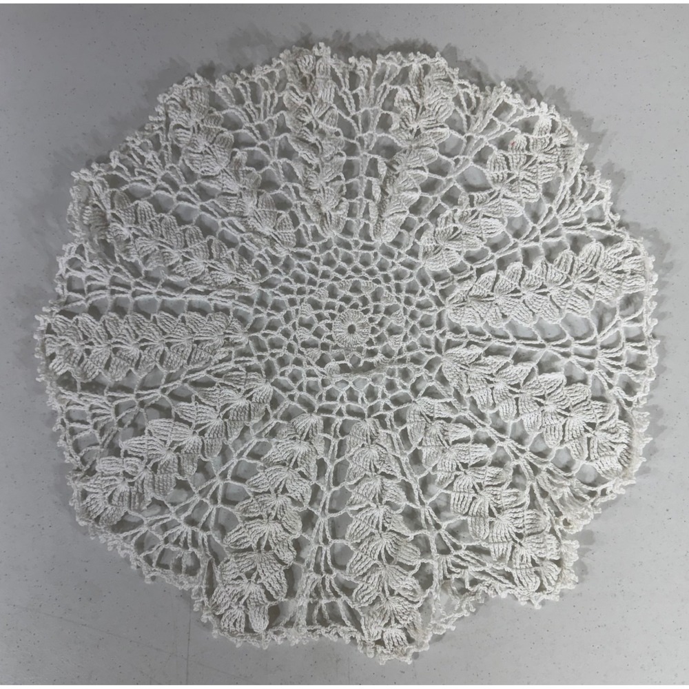 Crocheted Doily 19in Ivory Cream Vintage Floral Pineapple Lace Round Shabby Chic